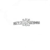 18K白金鑽石戒指