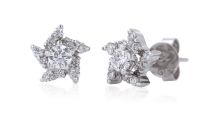 18K白金鑽石耳環