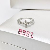 18K W Diamond Ring