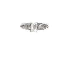 18KW Diamond Ring