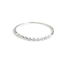 18K W Diamond Bangle